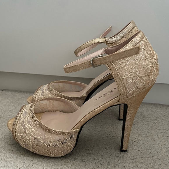 High heels - Picture 1 of 2